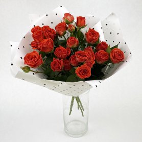 Букет из кустовых роз «Нежные чувства» от интернет-магазина «Golden Flow» в Пскове