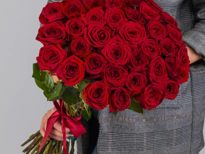 Букет из 25 роз под ленту