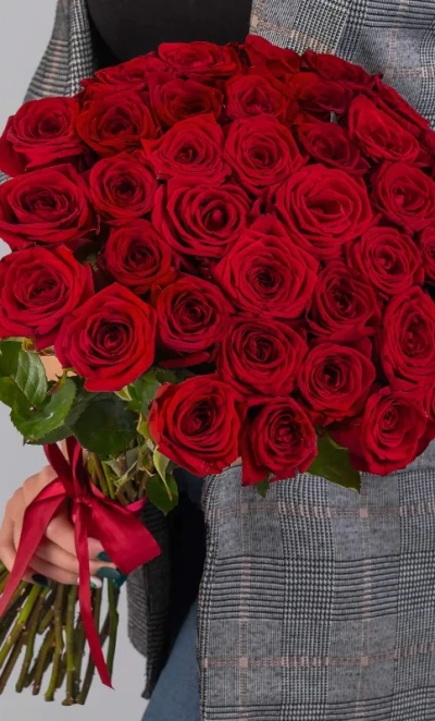 Букет из 25 роз под ленту