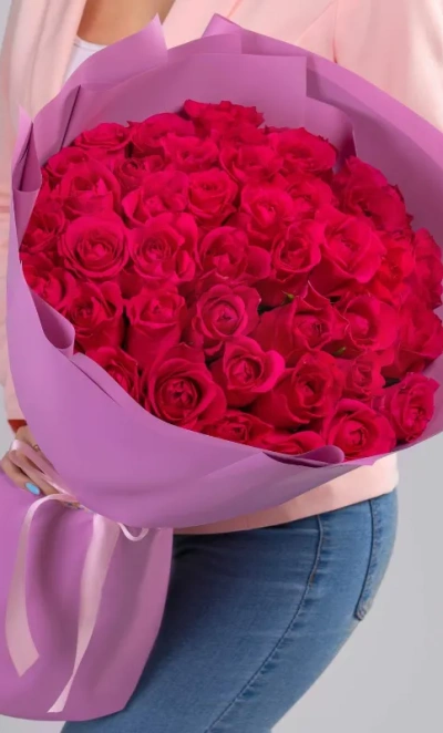 Букет из 51 малиновой розы