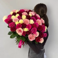Букет из 51 разноцветной розы 0