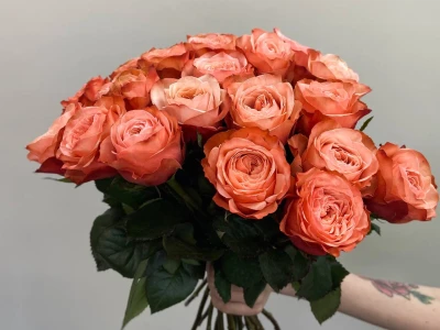 Моно-букет из роз «Кахала»