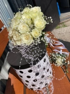 Свадебный букет из белых роз 0