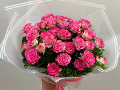 Букет из кустовых роз