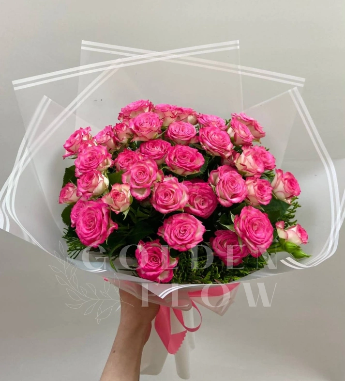 Букет из кустовых роз