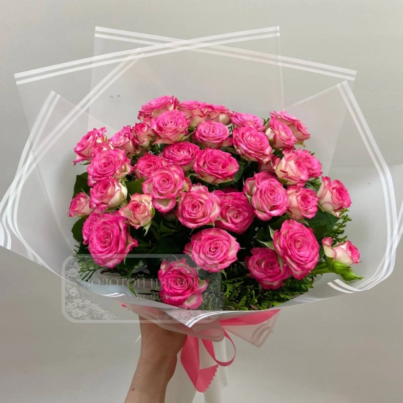 Букет из кустовых роз