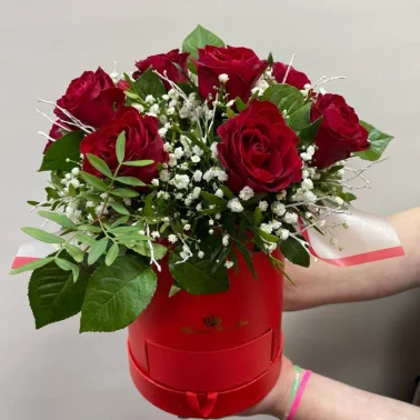 Цветы в коробке «Сладкий каприз»