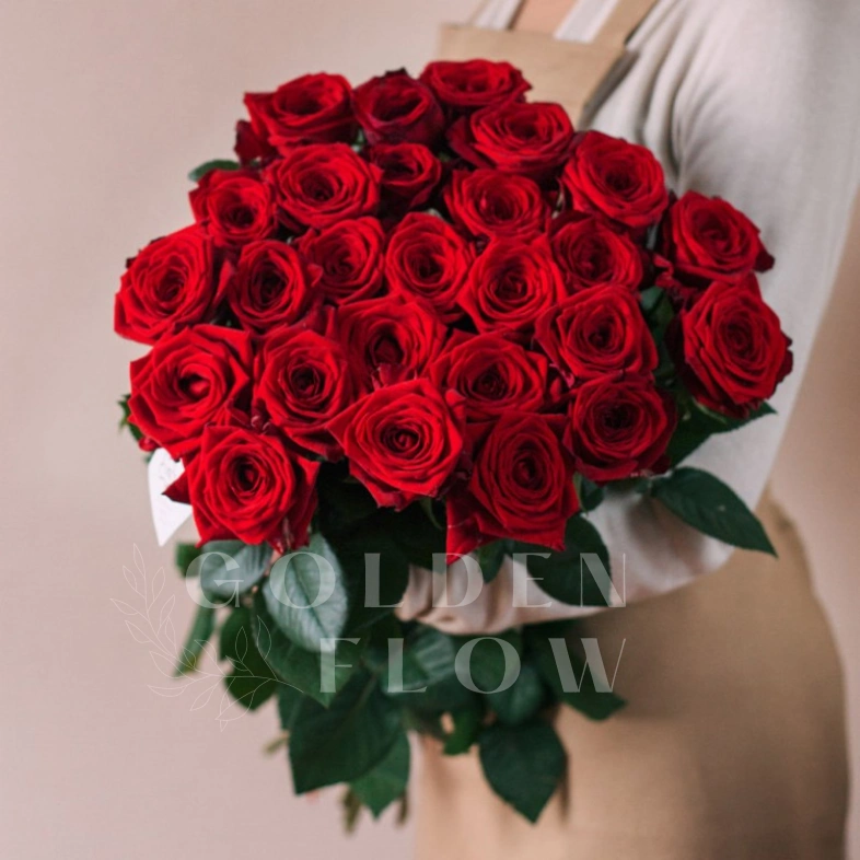 25 красных роз под ленту