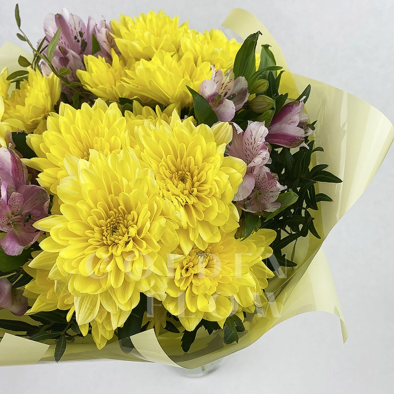Букет из хризантем и альстромерии &laquo;Незнакомка&raquo;