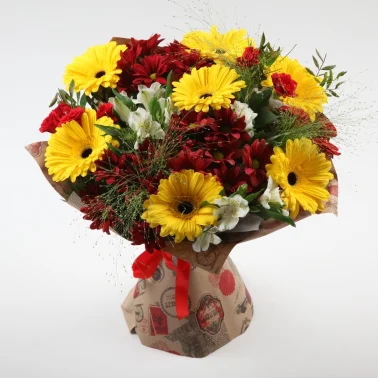 Букет из гербер, альстромерий и хризантем