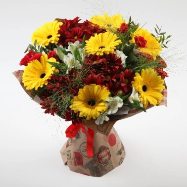 Букет из гербер, альстромерий и хризантем