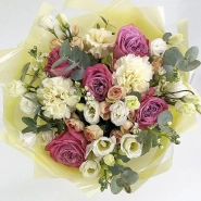 Букет с розами и эустомой &laquo;Идеал&raquo; 1
