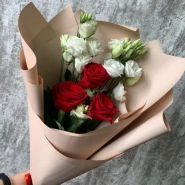 Букет с розами и эустомой &laquo;Идеал&raquo; 0