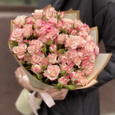 Букет из кустовой розы рефлекс 