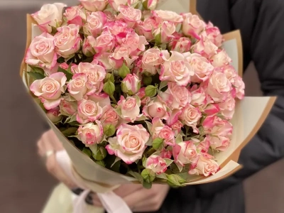 Букет из кустовой розы рефлекс 