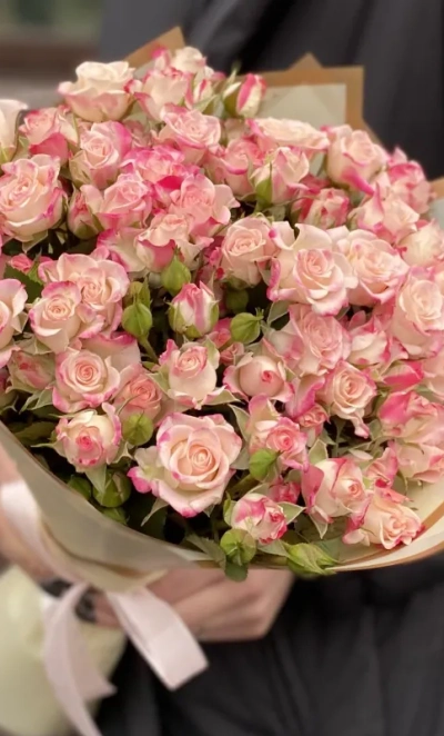 Букет из кустовой розы рефлекс 