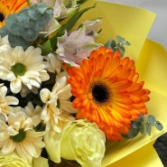 Букет с герберами и хризантемой &laquo;Хорошее настроение&raquo; 2
