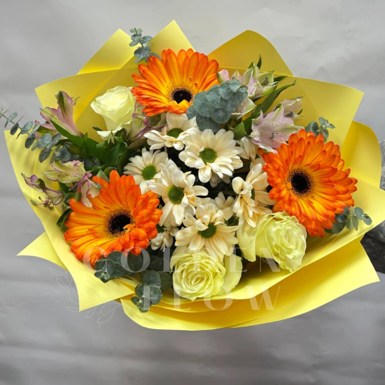Букет с герберами и хризантемой &laquo;Хорошее настроение&raquo;