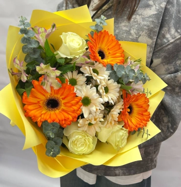 Букет с герберами и хризантемой «Хорошее настроение»