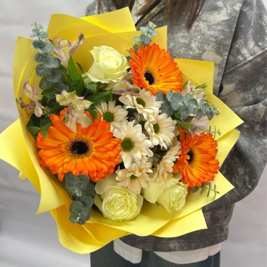 Букет с герберами и хризантемой «Хорошее настроение»
