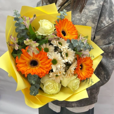 Букет с герберами и хризантемой «Хорошее настроение»