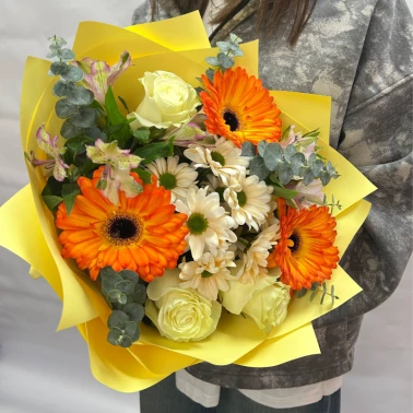 Букет с герберами и хризантемой «Хорошее настроение»