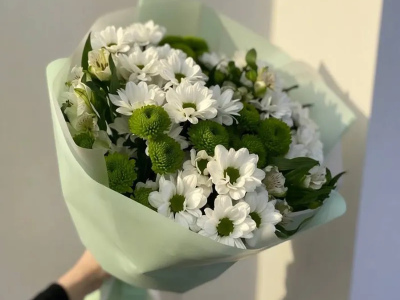 Букет из хризантем с альстромерией 