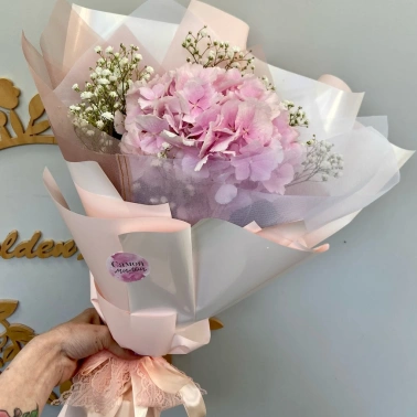 Букет с гортензией и гипсофилой «Воздушность»