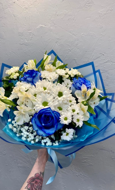 Сборный букет «Голубой небосклон»