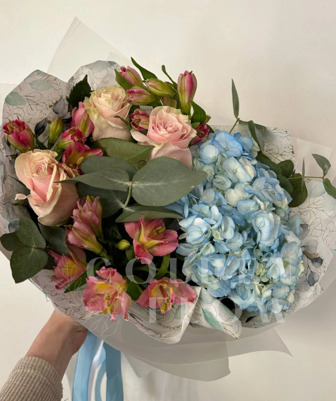 Сборный букет &laquo;Диона&raquo;