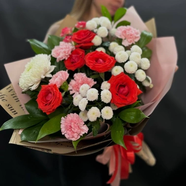 Сборный букет с розами «Нина»