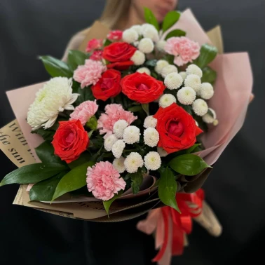 Сборный букет с розами «Нина»