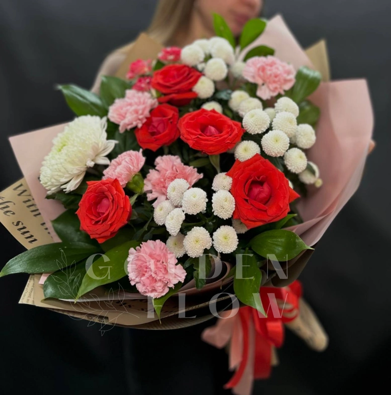 Сборный букет &laquo;Нина&raquo;