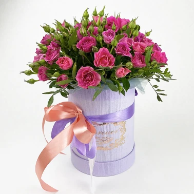 Кустовые розы в коробке «Париж»