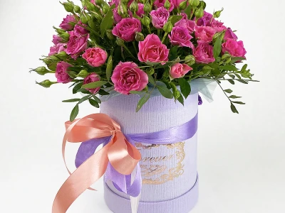 Кустовые розы в коробке «Париж»