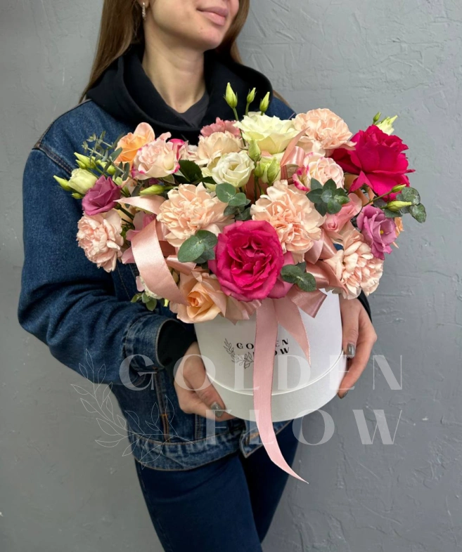 Композиция в коробке  &laquo;Персиковый йогурт&raquo;