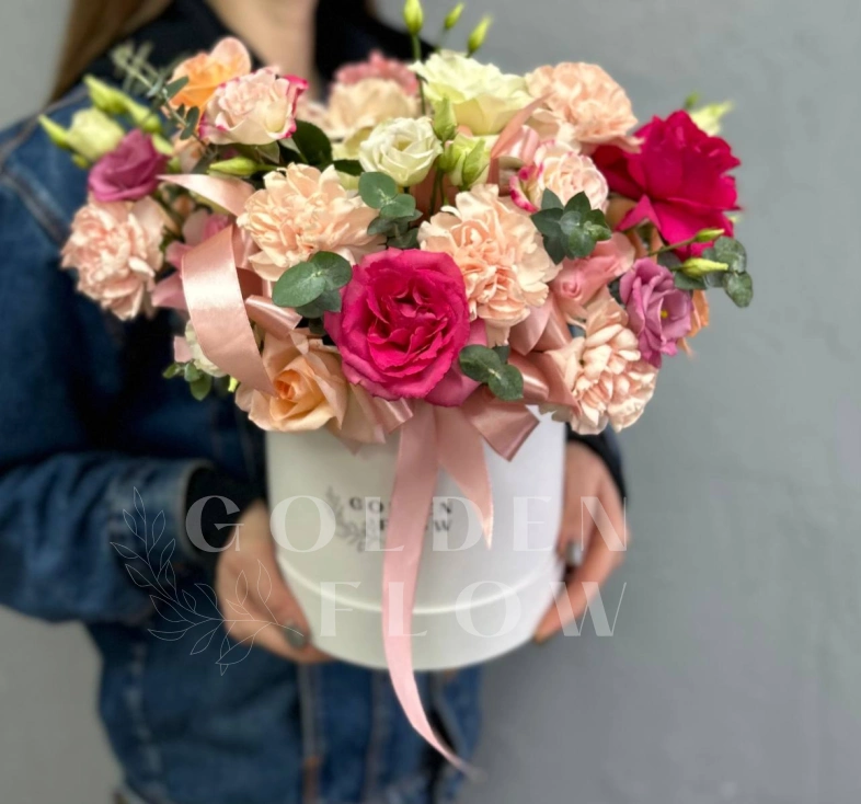 Композиция в коробке  &laquo;Персиковый йогурт&raquo;