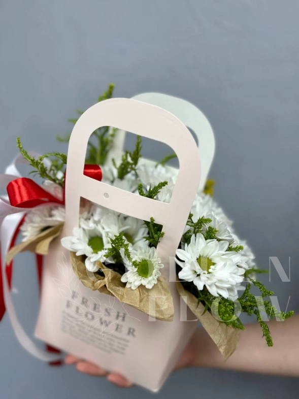 Композиция в сумочке  &laquo;Ромашковая&raquo;