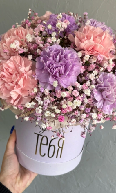 Композиция в шляпной коробке «Нежное облако»