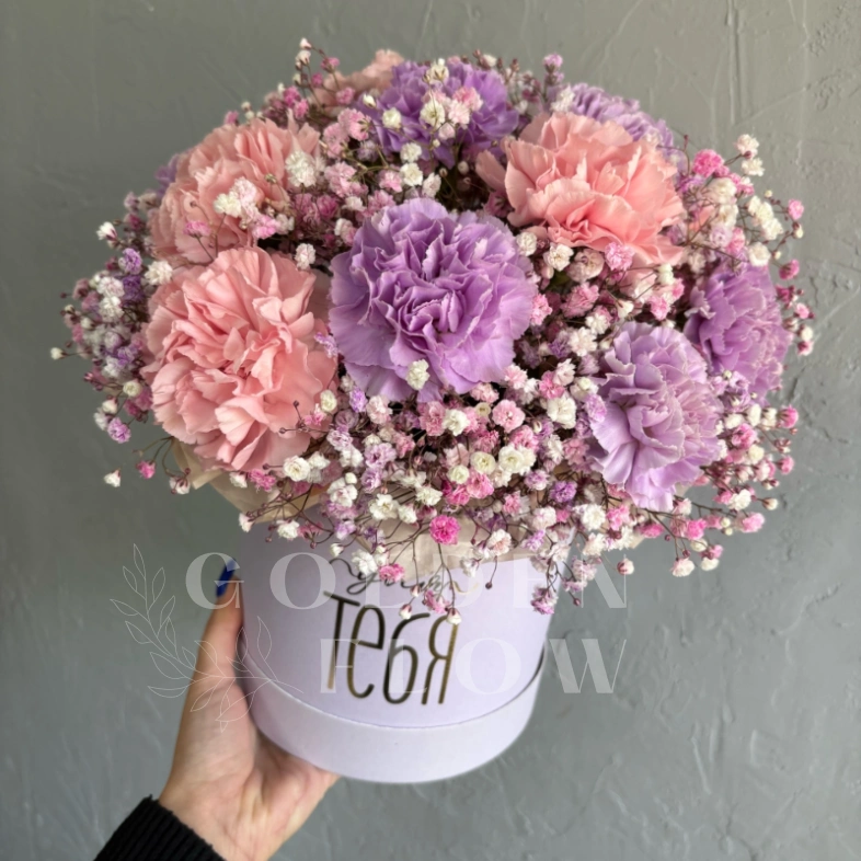 Композиция в шляпной коробке &laquo;Нежное облако&raquo;