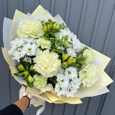 Сборный букет с французской розой «Сливочное мгновение»