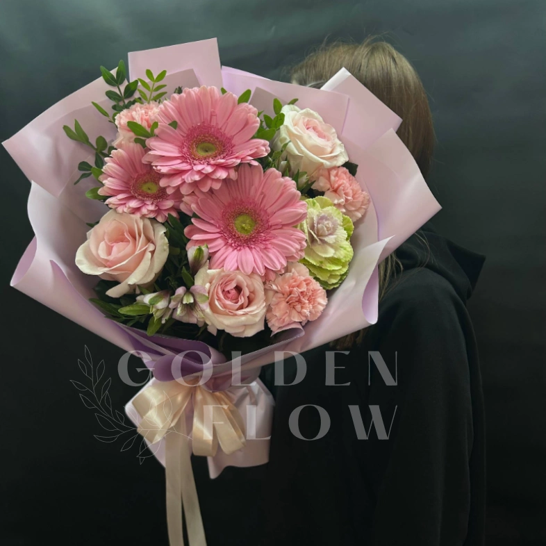 Сборный букет &laquo;Нежный с герберами&raquo;