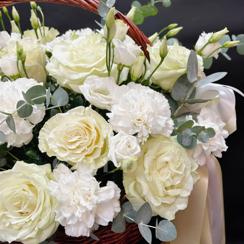 Корзина с розами &laquo;Тепло души&raquo;