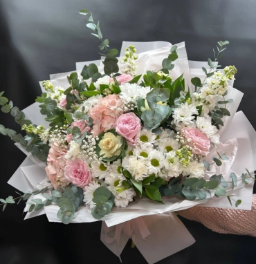 Букет сборный «Эффектная нежность»