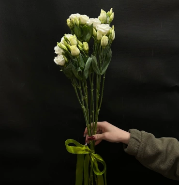 Букет из 3 эустом под ленту