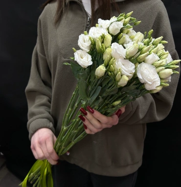 Букет из 5 эустом под ленту 