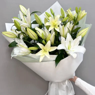 Букет из 9 белых лилий