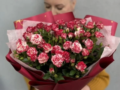 Букет из кустовой розы фаер-воркс