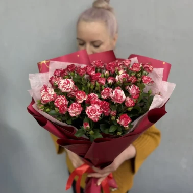 Букет из кустовой розы фаер-воркс размер L