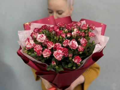 Букет из кустовой розы фаер-воркс средний